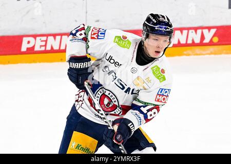 Eishockey DEL 24/25 - 18. Spieltag: Düsseldorfer EG vs Eisbären Berlin am 22.11.2024 im PSD Bank Dome in Düsseldorf Foto: Osnapix Stockfoto