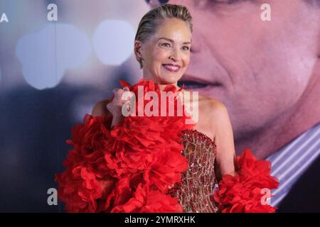 Turin, Italien. November 2024. Sharon Stone nimmt am roten Teppich der Eröffnungszeremonie des 42. Torino Film Festivals in Turin Teil. (Foto: Davide Di Lalla/SOPA Images/SIPA USA) Credit: SIPA USA/Alamy Live News Stockfoto