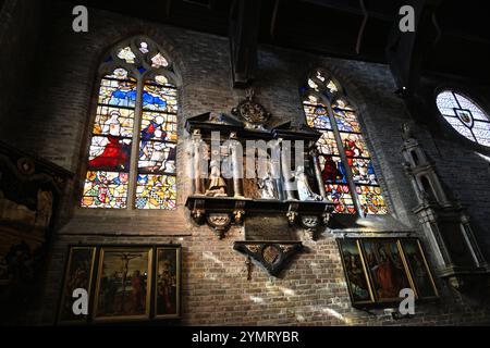 Im Inneren des Jeruzalem Kerk (Jeruzalemkapel) – Brügge, Belgien – 23. Oktober 2024 Stockfoto