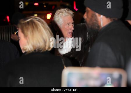 NY, USA. November 2024. NEW YORK, NEW YORK, 21. November 2024: Richard Gere besucht Paramount's New York Premiere im Museum of Modern Art (MOMA) an einer regnerischen Novembernacht in New York City. Foto: Giada Papini Rampelotto/EuropaNewswire (Kreditbild: © Luiz Rampelotto/ZUMA Press Wire) NUR REDAKTIONELLE VERWENDUNG! Nicht für kommerzielle ZWECKE! Stockfoto