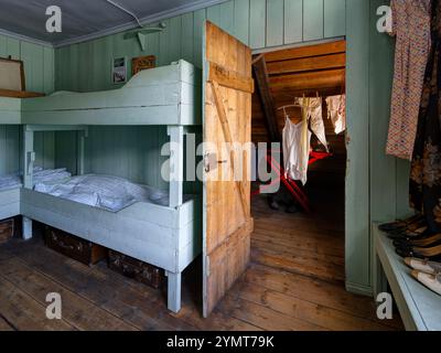 Wohnräume in der Salzstation Róaldsbrakki. Heringszeitmuseum. Siglufjörður, Island Stockfoto