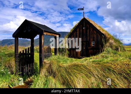 Grafarkirkja Turfkirche - die Kapelle von Gröf in Höfðaströnd in Nordisland. Die älteste Rasenkirche Islands. Stockfoto