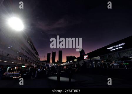 Las Vegas, USA. November 2024. Fahrerlager-Atmosphäre. Formel-1-Weltmeisterschaft, Rd 22, Las Vegas Grand Prix, Freitag, 22. November 2024. Las Vegas Strip Circuit, Las Vegas, Nevada, USA. Quelle: James Moy/Alamy Live News Stockfoto