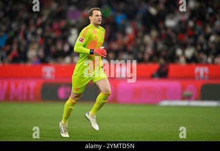 München, Deutschland. November 2024. Torwart Manuel neuer FC Bayern München FCB (01) FC Bayern München FCB vs. FC Augsburg FCA 22.11.2024 DFL-VORSCHRIFTEN VERBIETEN JEDE VERWENDUNG VON FOTOS ALS BILDSEQUENZEN UND/ODER QUASI-VIDEO/dpa/Alamy Live News Stockfoto