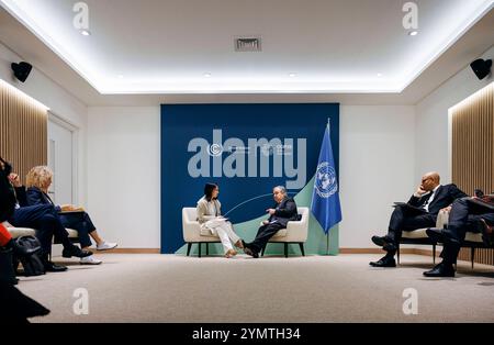 Annalena Baerbock Buendnis 90/die Gruenen, Bundesaussenministerin, trifft Antonio Guterres, Generalsekretaer der Vereinten Nationen zu einem gespraech im Rahmen der COP29 in Baku, 22.11.2024. Fotografiert im Auftrag des Auswaertigen Amtes AA Baku Aserbaidschan *** Annalena Baerbock Buendnis 90 die Gruenen , Außenminister, trifft sich auf der COP29 in Baku, 22 11 2024 fotografiert im Auftrag des Auswärtigen Amtes AA Baku Aserbaidschan Urheberrecht: XFelixxZahn/AAX Stockfoto