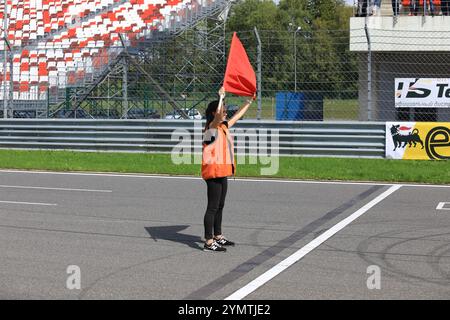 MOSKAU, RUSSLAND - 21. JULI 2019: Start der russischen Meisterschaft im Motorradrennen RSBK 2019 auf dem Moskauer Rennweg Stockfoto