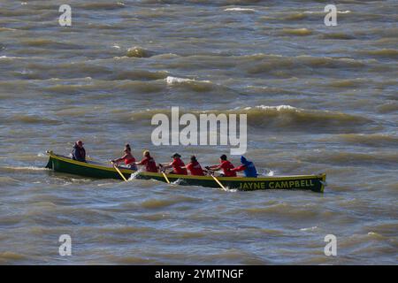 Pilotenrennen auf der Severn-Mündung bei rauer See Stockfoto