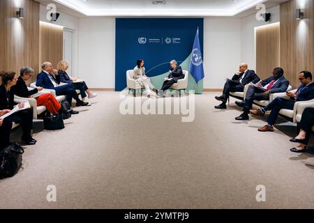 Annalena Baerbock Buendnis 90/die Gruenen, Bundesaussenministerin, trifft Antonio Guterres, Generalsekretaer der Vereinten Nationen zu einem gespraech im Rahmen der COP29 in Baku, 22.11.2024. Fotografiert im Auftrag des Auswaertigen Amtes AA Baku Aserbaidschan *** Annalena Baerbock Buendnis 90 die Gruenen , Außenminister, trifft sich auf der COP29 in Baku, 22 11 2024 fotografiert im Auftrag des Auswärtigen Amtes AA Baku Aserbaidschan Urheberrecht: XFelixxZahn/AAX Stockfoto