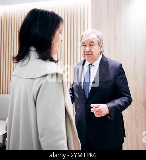 Annalena Baerbock Buendnis 90/die Gruenen, Bundesaussenministerin, trifft Antonio Guterres, Generalsekretaer der Vereinten Nationen zu einem gespraech im Rahmen der COP29 in Baku, 22.11.2024. Fotografiert im Auftrag des Auswaertigen Amtes AA Baku Aserbaidschan *** Annalena Baerbock Buendnis 90 die Gruenen , Außenminister, trifft sich auf der COP29 in Baku, 22 11 2024 fotografiert im Auftrag des Auswärtigen Amtes AA Baku Aserbaidschan Urheberrecht: XFelixxZahn/AAX Stockfoto