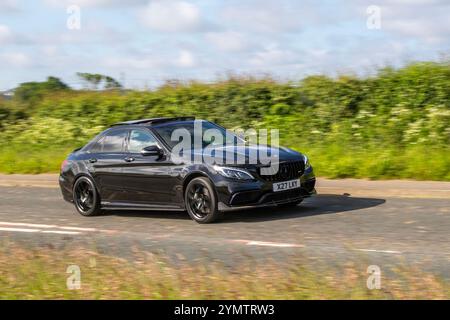 2015 Schwarz Mercedes-Benz AMG C63 Premium Auto, Speedshift MCT-7 Auto Start/Stopp Limousine Benzinmotor 3982 ccm in Bolton, Großbritannien Stockfoto