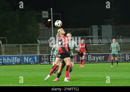 Leverkusen, Deutschland. November 2024. Leverkusen, 22. November 2024: Cornelia Kramer (7 Bayer Leverkusen) spielt beim DFB-Pokal Frauen zwischen Bayer Leverkusen und Carl Zeiss Jena im Ulrich-Haberland-Stadion in Leverkusen. (Qianru Zhang/SPP) Credit: SPP Sport Press Photo. /Alamy Live News Stockfoto