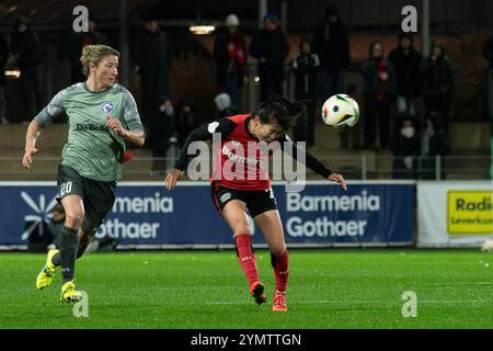 Leverkusen, Deutschland. November 2024. Leverkusen, 22. November 2024: Shen Menglu (28 Bayer Leverkusen) spielte beim DFB-Pokal Frauen zwischen Bayer Leverkusen und Carl Zeiss Jena im Ulrich-Haberland-Stadion in Leverkusen. (Qianru Zhang/SPP) Credit: SPP Sport Press Photo. /Alamy Live News Stockfoto