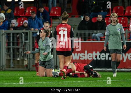 Leverkusen, Deutschland. November 2024. Leverkusen, 22. November 2024: Jennifer Cramer (11 Turbine Potsdam) Foul beim DFB-Pokal Frauen zwischen Bayer Leverkusen und Carl Zeiss Jena im Ulrich-Haberland-Stadion in Leverkusen. (Qianru Zhang/SPP) Credit: SPP Sport Press Photo. /Alamy Live News Stockfoto