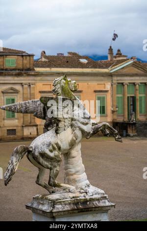 Pegasus-Statue von Aristodemo Costoli (1865). Es liegt im Boboli-Garten. Florenz, Italien 06.01.2024 Stockfoto