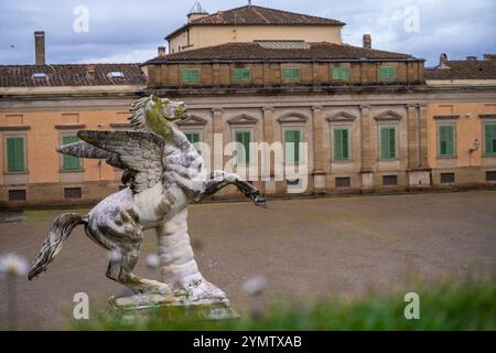 Pegasus-Statue von Aristodemo Costoli (1865). Es liegt im Boboli-Garten. Florenz, Italien 06.01.2024 Stockfoto