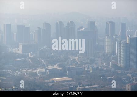 Smog-Verschmutzung in der Stadtlandschaft der südkoreanischen Hauptstadt Seoul am 1. Januar 2024 Stockfoto