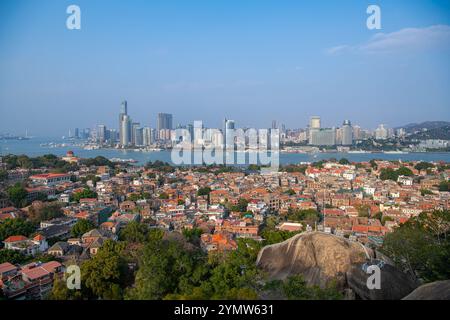 Panoramablick auf die Insel Gulangyu in Xiamen, China, Kopierraum für Text Stockfoto