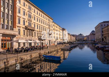 Herrlicher Blick auf den Canal Grande von Triest, Italien 13.01.2024 Stockfoto