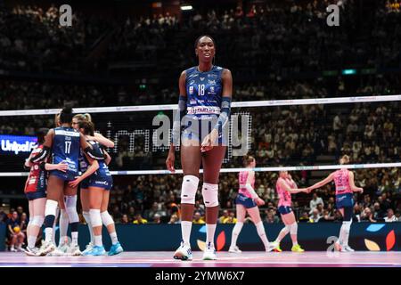 Assago, Italien. November 2024. Paola Egonu #18 von Numia Vero Volley Milano ist während des Spiels der Volley Serie A Frauen 2024/25 zwischen Numia Vero Volley Milano und Prosecco Doc Imoco Conegliano im Unipol Forum zu sehen. Endergebnis Numia Vero Volley Milano 0 | 3 Prosecco Doc Imoco Conegliano Credit: SOPA Images Limited/Alamy Live News Stockfoto