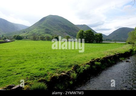 Der Wainwright „Hartsop Dodd“ von Goldrill Beck in der Nähe des Brothers Water Lake im Hartsop Valley bei Dovedale, Lake District National Park, Cumbria Stockfoto