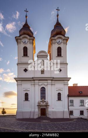 Tihany, Ungarn - aus der Vogelperspektive des berühmten Benediktinerklosters Tihany (Tihany Abbey) Stockfoto