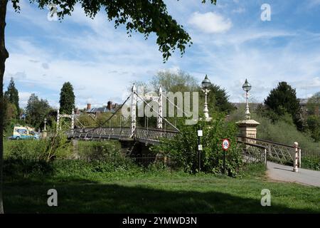 Viktorianische Fußgängerbrücke über den Fluss Wye, Hereford, Herefordshire, Großbritannien Stockfoto