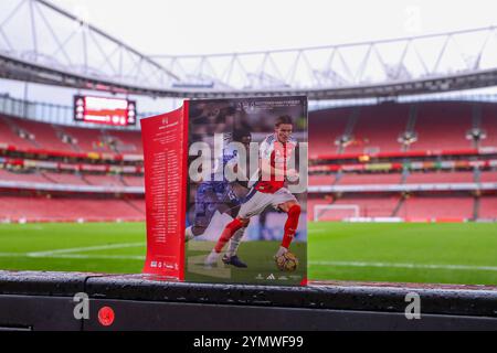 Emirates Stadium, London, Großbritannien. November 2024. Premier League Football, Arsenal gegen Nottingham Forest; Spieltagsprogramm Guthaben: Action Plus Sports/Alamy Live News Stockfoto