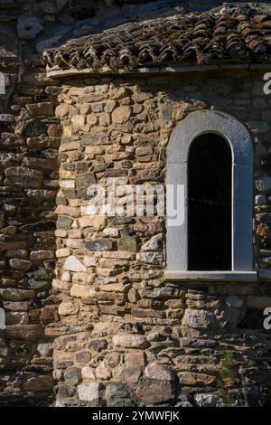 Der Steinturm des Klosters Studenica in Serbien Stockfoto