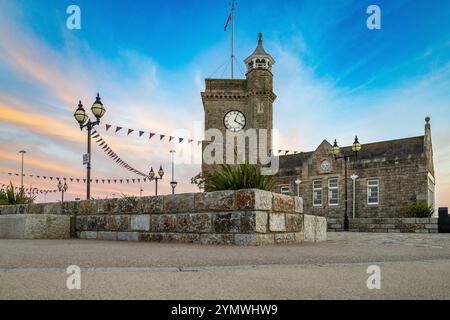 Die Waterfront Marina Curve am Hafen von Dover in Kent Stockfoto