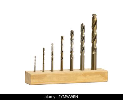 Bohrer verschiedener Größen auf isoliertem weißem Hintergrund Stockfoto