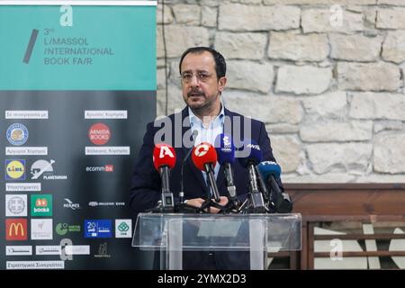 Limassol, Zypern. November 2024. Präsident Zyperns NIKOS CHRISTODOULIDES hält seine Rede während der Eröffnung der Veranstaltung in Limassol, Zypern, am 23. November 2024. Die 3. Internationale Buchmesse in Limassol findet in Carob Mills statt. (Foto: Kostas Pikoulas/SIPA USA). Quelle: SIPA USA/Alamy Live News Stockfoto