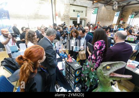 Limassol, Zypern. November 2024. Präsident von Zypern NIKOS CHRISTODOULIDES nimmt am 23. November 2024 eine Tour durch den Veranstaltungsort Limassol, Zypern, Teil. Die 3. Internationale Buchmesse in Limassol findet in Carob Mills statt. (Foto: Kostas Pikoulas/SIPA USA). Quelle: SIPA USA/Alamy Live News Stockfoto