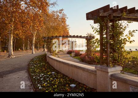 Promenade am Balaton See in Balatonfured Stadt, Ungarn Stockfoto