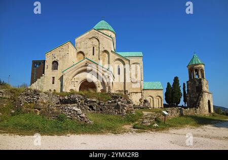 Die Kathedrale von Bagrati oder die Kathedrale der Dormition befindet sich auf dem Ukimerioni-Hügel in Kutaisi, Region Imereti in Georgien, Europa Stockfoto