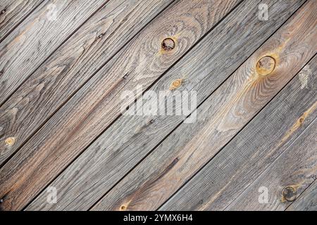 Diagonaler Hintergrund aus Holz. Stockfoto