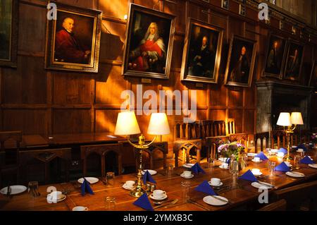 OXFORD, Großbritannien - 23. AUGUST 2017: Großer Speisesaal in Christ Church College der University of Oxford in England Stockfoto