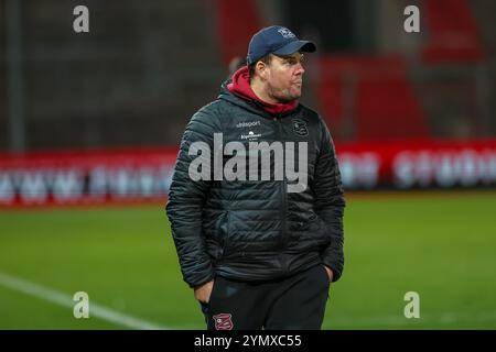 Marc Unterberger (SpVgg Unterhaching, Chef-Trainer), Ger, SpVgg Unterhaching vs. SV Wehen Wiesbaden, Fussball, 3. Liga, 15. Spieltag, Saison 2024/2025, 23.11.2024, DFL-VORSCHRIFTEN VERBIETEN JEDE VERWENDUNG VON FOTOGRAFIEN ALS BILDSEQUENZEN, Foto: Eibner-Pressefoto/Jenni Maul Stockfoto