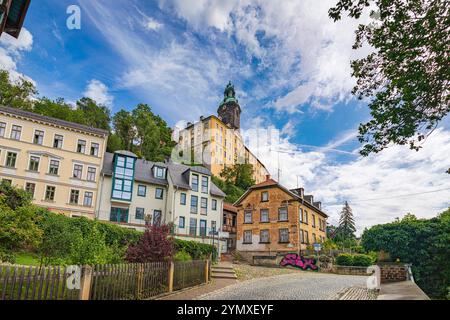 Blick Auf Das Schloss Heidecksburg Von Der Weinbergstraße In Rudolstadt, Thüringen, Deutschland Stockfoto