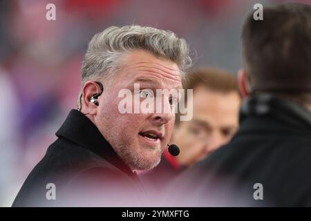 Columbus, Usa. November 2024. ESPN Gameday Sportscaster Pat McAfee am Set vor dem Spiel der Ohio State Buckeyes gegen die Indiana Hoossiers in Columbus, Ohio am Samstag, den 23. November 2024. Foto: Aaron Josefczyk/UPI Credit: UPI/Alamy Live News Stockfoto