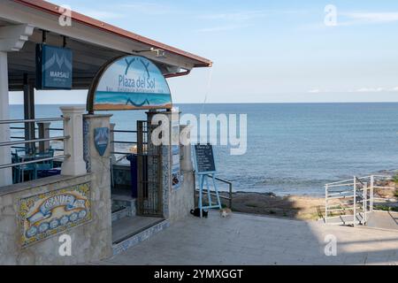 Die kleine Küstenstadt Portopalo di Capo Passero in Südostsizilien, Italien. Foto: Sam Mellish Stockfoto