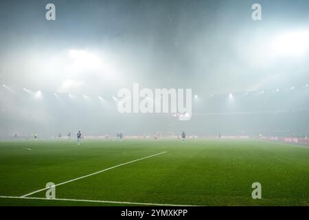 Rotterdam, Niederlande. November 2024. Rotterdam - Allgemeine Ansicht während der dreizehnten Runde der Eredivisie-Saison 2024/2025. Das Spiel findet am 23. November 2024 im Stadion Feijenoord de Kuip zwischen Feyenoord und sc Heerenveen in Rotterdam statt. Credit: Box to Box Pictures/Alamy Live News Stockfoto