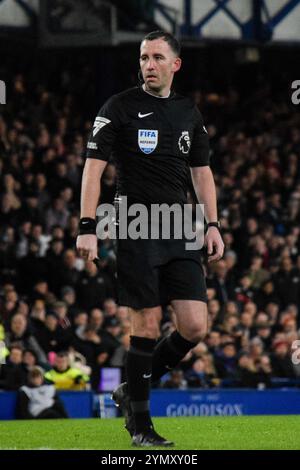 Liverpool, Großbritannien. November 2024. Schiedsrichter Chris Kavanagh während des Spiels Everton FC gegen Brentford FC English Premier League in Goodison Park, Liverpool, England, Großbritannien am 23. November 2024 Credit: Every Second Media/Alamy Live News Stockfoto