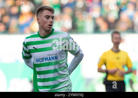 Fürth, Deutschland 23. November 2024: 2. Liga - 2024/2025 - SpVgg Greuther Fürth vs. Karlsruher SC im Bild: Luca Itter (Fürth) /// DFL-Vorschriften verbieten jede Verwendung von Fotografien als Bildsequenzen und/oder Quasi-Video /// Stockfoto