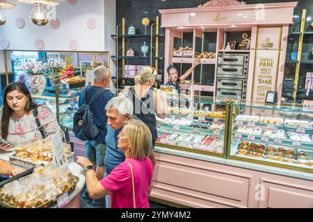 Neapel Neapel Italien, Centro Storico historisches Zentrum, Via Foria, Tarallificio Leopoldo, Bäckerei, traditionelle neapolitanische Taralli, innen Stockfoto