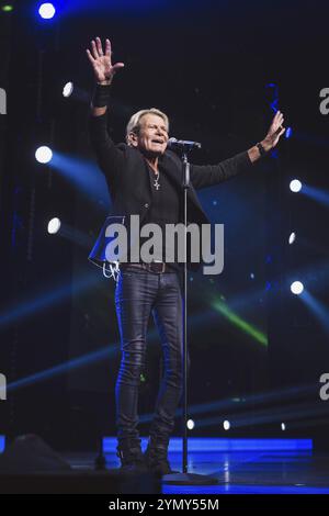 Matthias Reim bei der Schlagernacht des Jahres live auf der Original Tour in der Berliner Uber Arena am 16. November 2024 Stockfoto