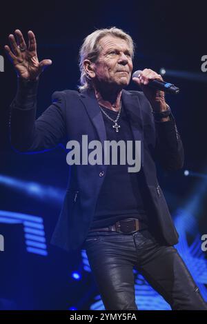 Matthias Reim bei der Schlagernacht des Jahres live auf der Original Tour in der Berliner Uber Arena am 16. November 2024 Stockfoto