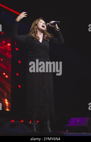 Vicky Leandros bei der Schlagernacht des Jahres live auf der Original Tour in der Berliner Uber Arena am 16. November 2024 Stockfoto