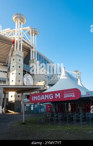 Eintritt ¨M¨ mit Drehkreuzen zum Johan Cruyff Fußballstadion oder Arena im Südosten von Amsterdam, Niederlande. Stockfoto