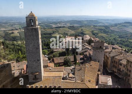 Großer Panoramablick über die Innenstadt von San Gimignano, von Torre Grosso, Italien, Europa Stockfoto