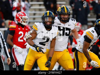 College Park MD, USA. November 2024. Iowa Hawkeyes DB #2 TJ Hall feiert eine Interception während eines NCAA-Fußballspiels zwischen den University of Maryland Terrapins und Iowa Hawkeyes im SECU Stadium im College Park MD Justin Cooper/CSM/Alamy Live News Stockfoto